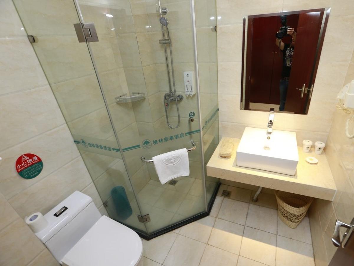 Greentree Inn Henan Qinyang Middle Huaifu Road Express Hotel Exteriör bild